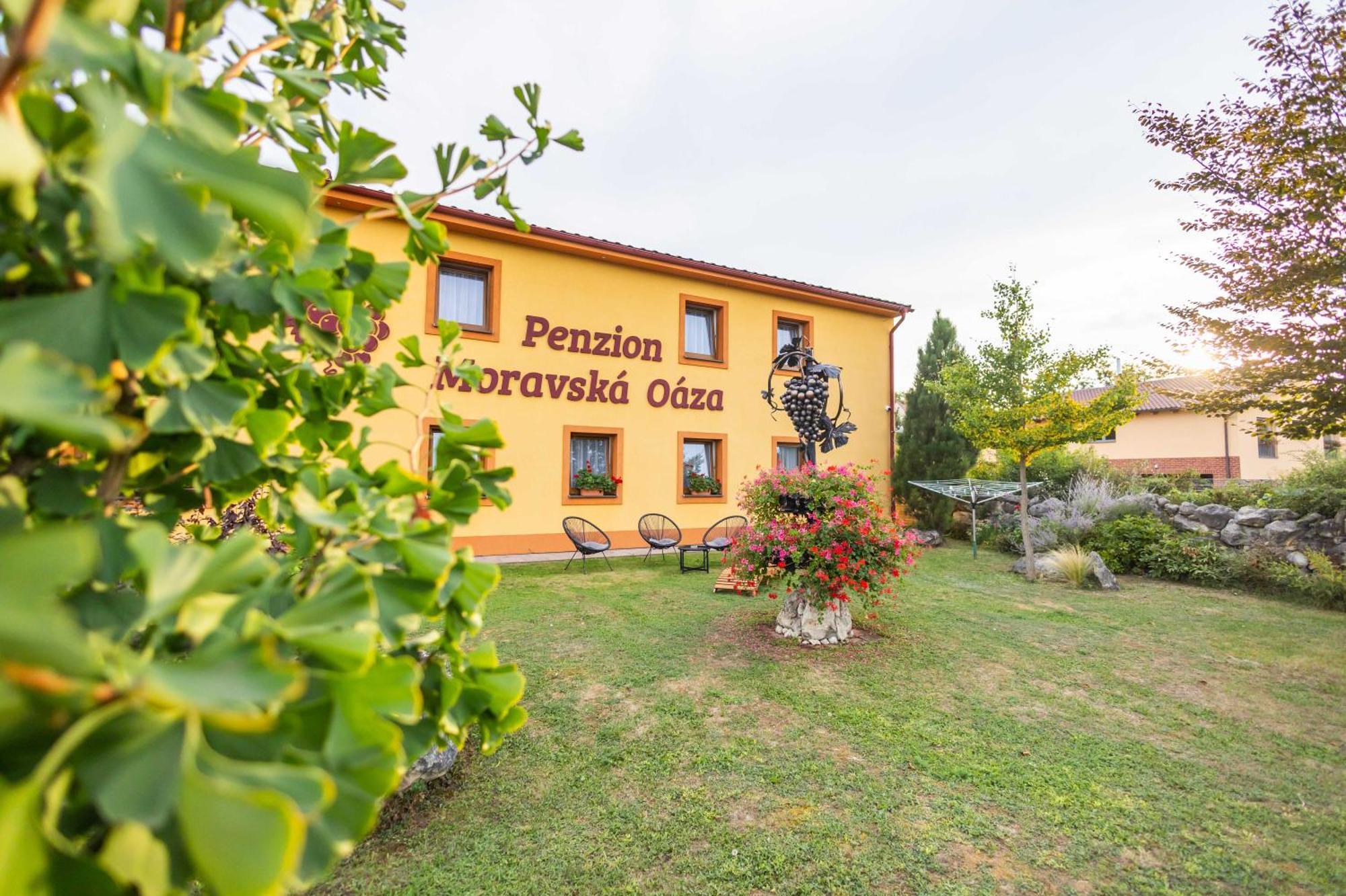 Penzion Moravska Oaza ヴァルチツェ エクステリア 写真